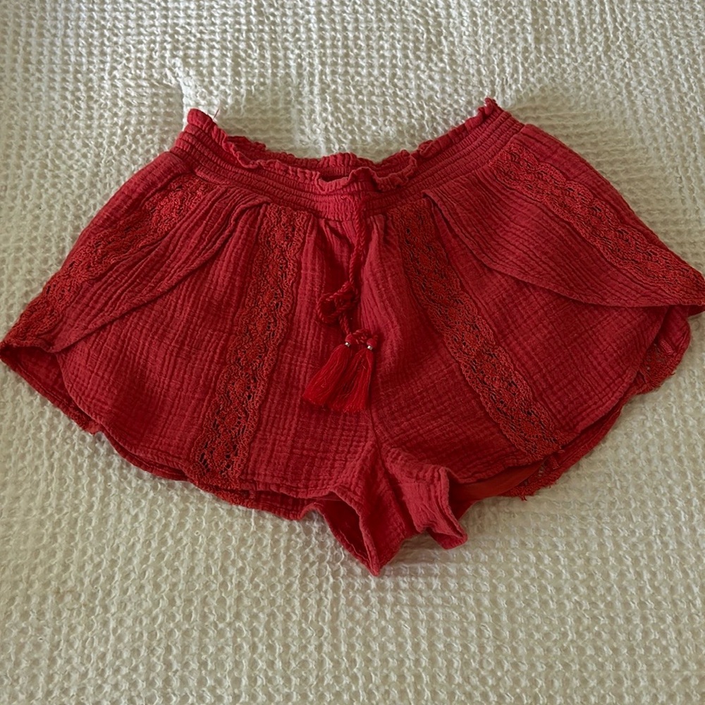 AMERICAN EAGLE GAUZIE SHORTS SZ med